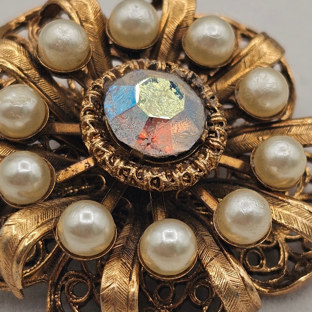 Vintage Floral Rhinestone Cluster Brooch Gold Tone Faux Pearl & AB Steampunk Pin - Picture 10 of 10
